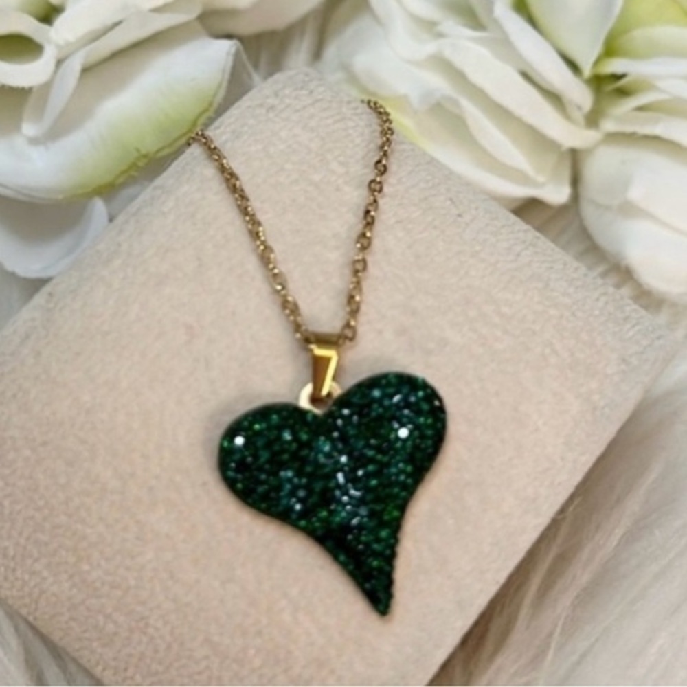 Green Crystal Heart Pendant Necklace NEW!